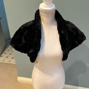 Eliza J faux fur black shrug